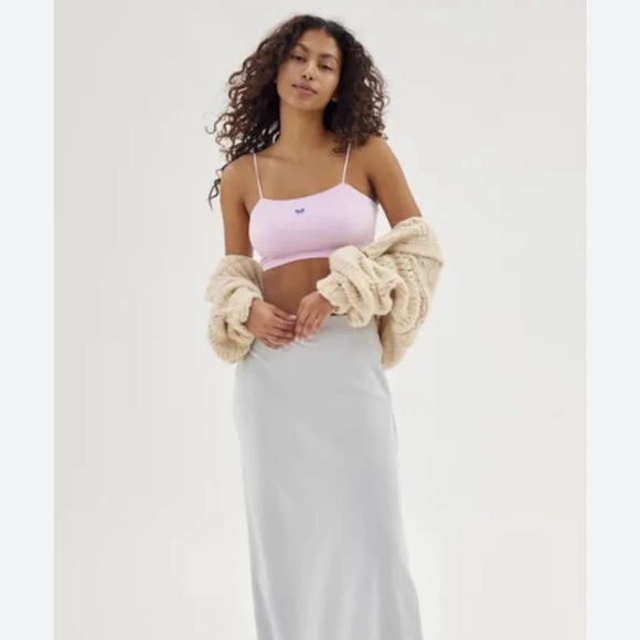 Urban Outfitters Tops - NWT ⚜️💖⚜️ Out From Under Riley Seamless Low-Back Cropped Top
